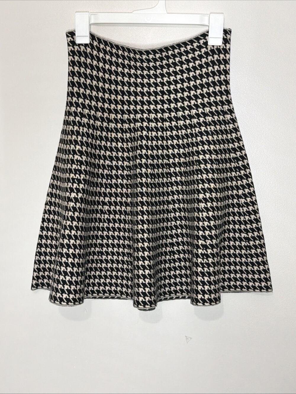 Max Studio Houndstooth Knit A Line Mini Skirt Black & White M/L